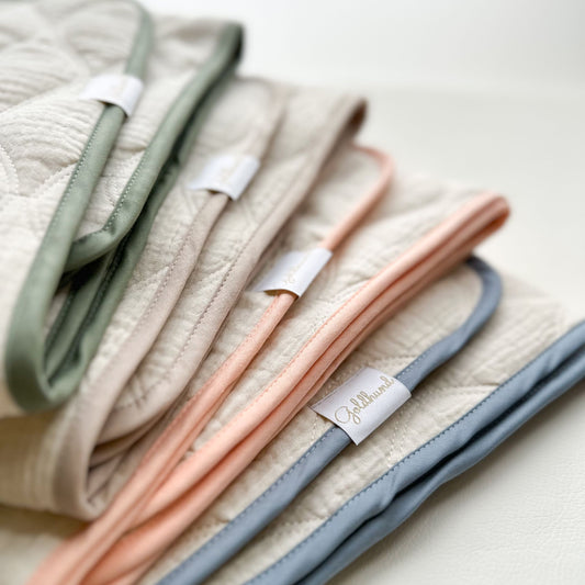 Hundedecke Musselin gesteppt creme // salbei