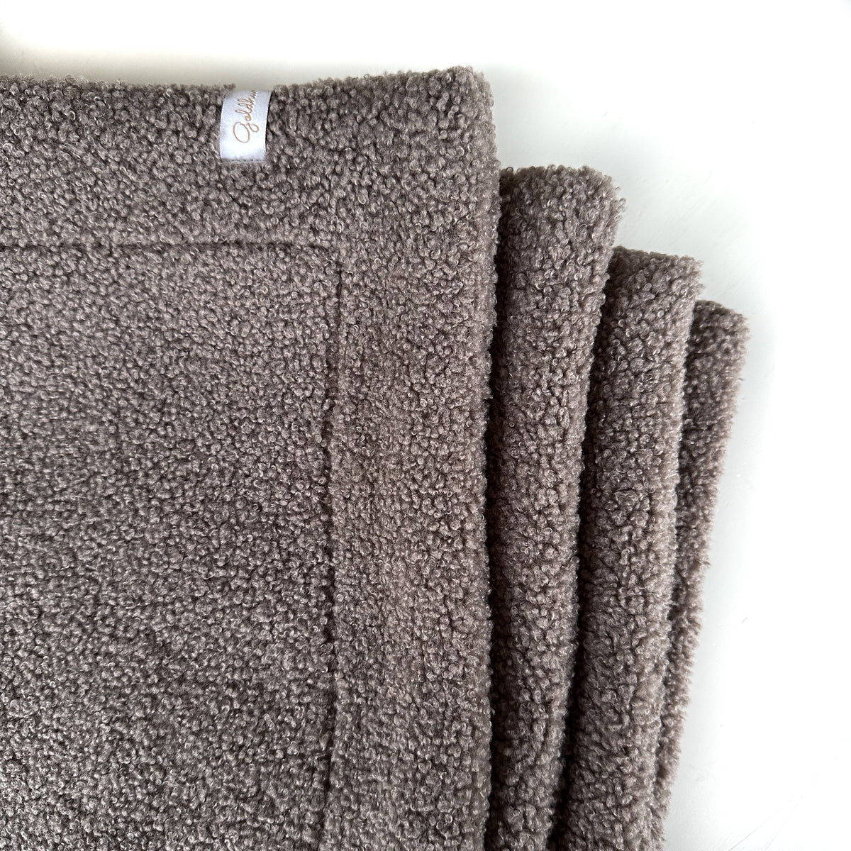 Teddydecke taupe – Goldhund